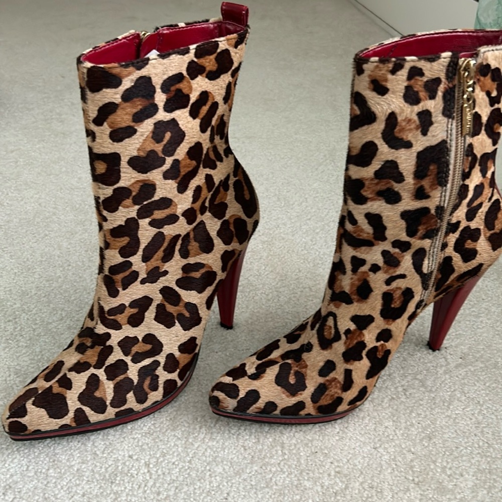 Carlos leopard print boots